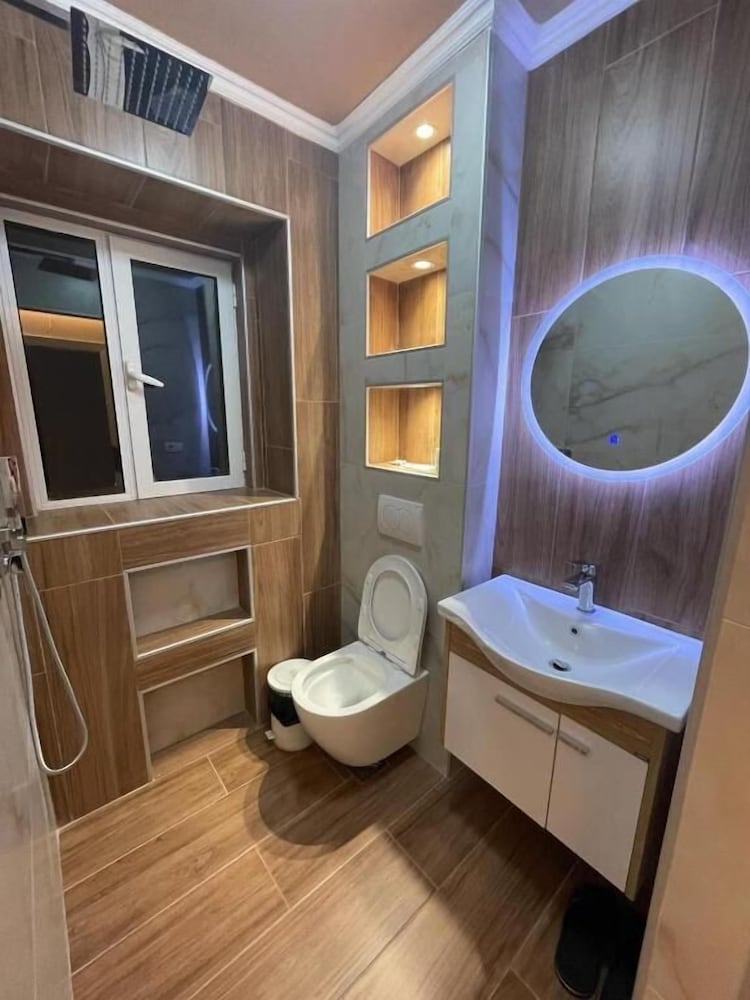HOTEL KRISTAL KORCE 53/55