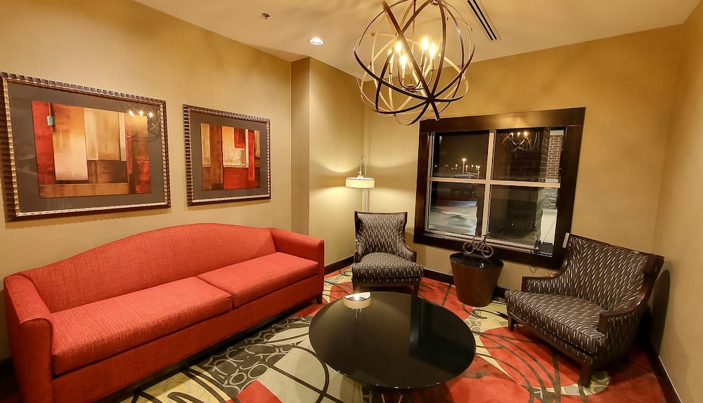 Holiday Inn Express And Suites Plymouth Ann Arbor Area 32/50