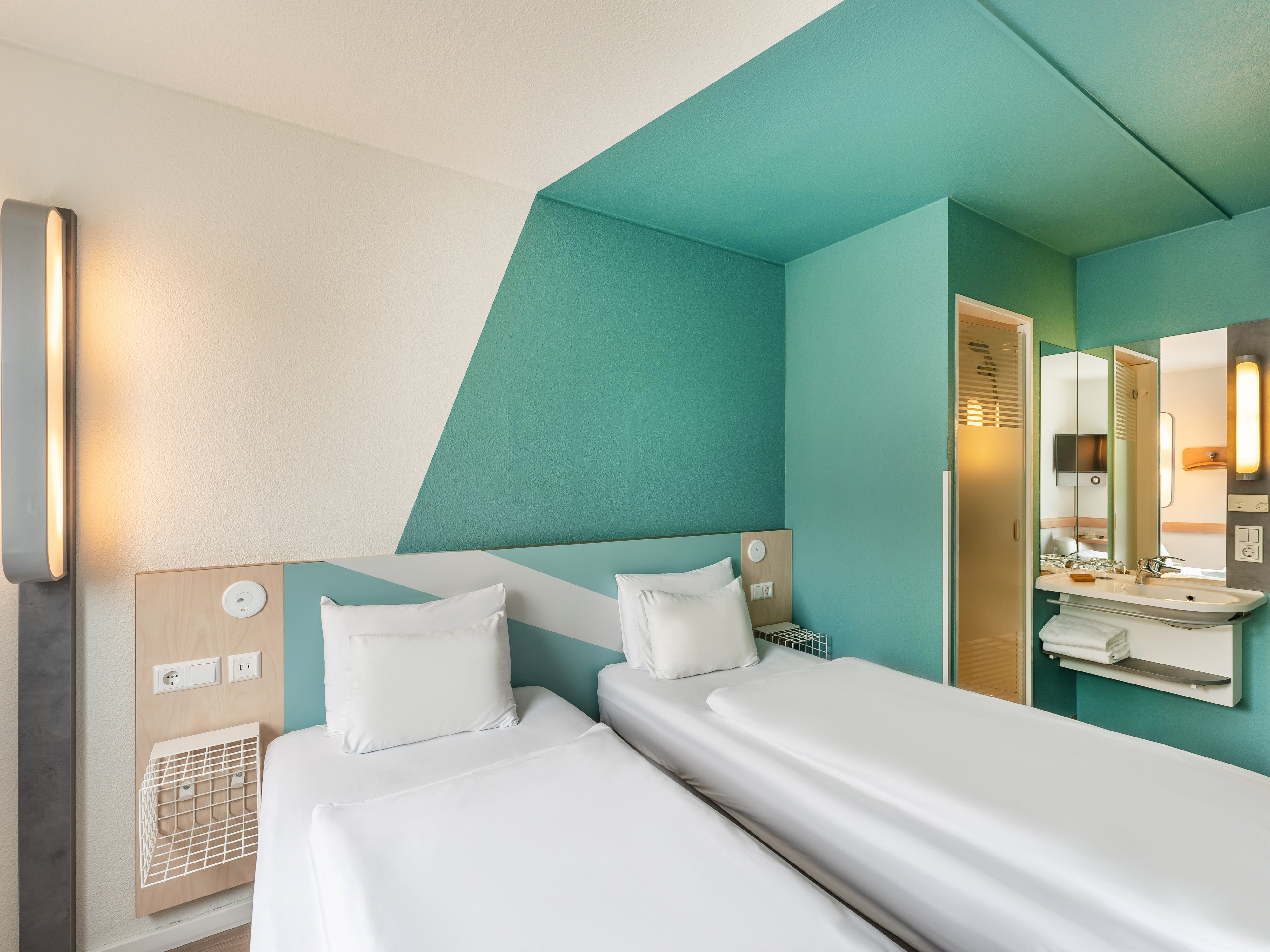 B&B HOTEL Freiburg-West 7/32