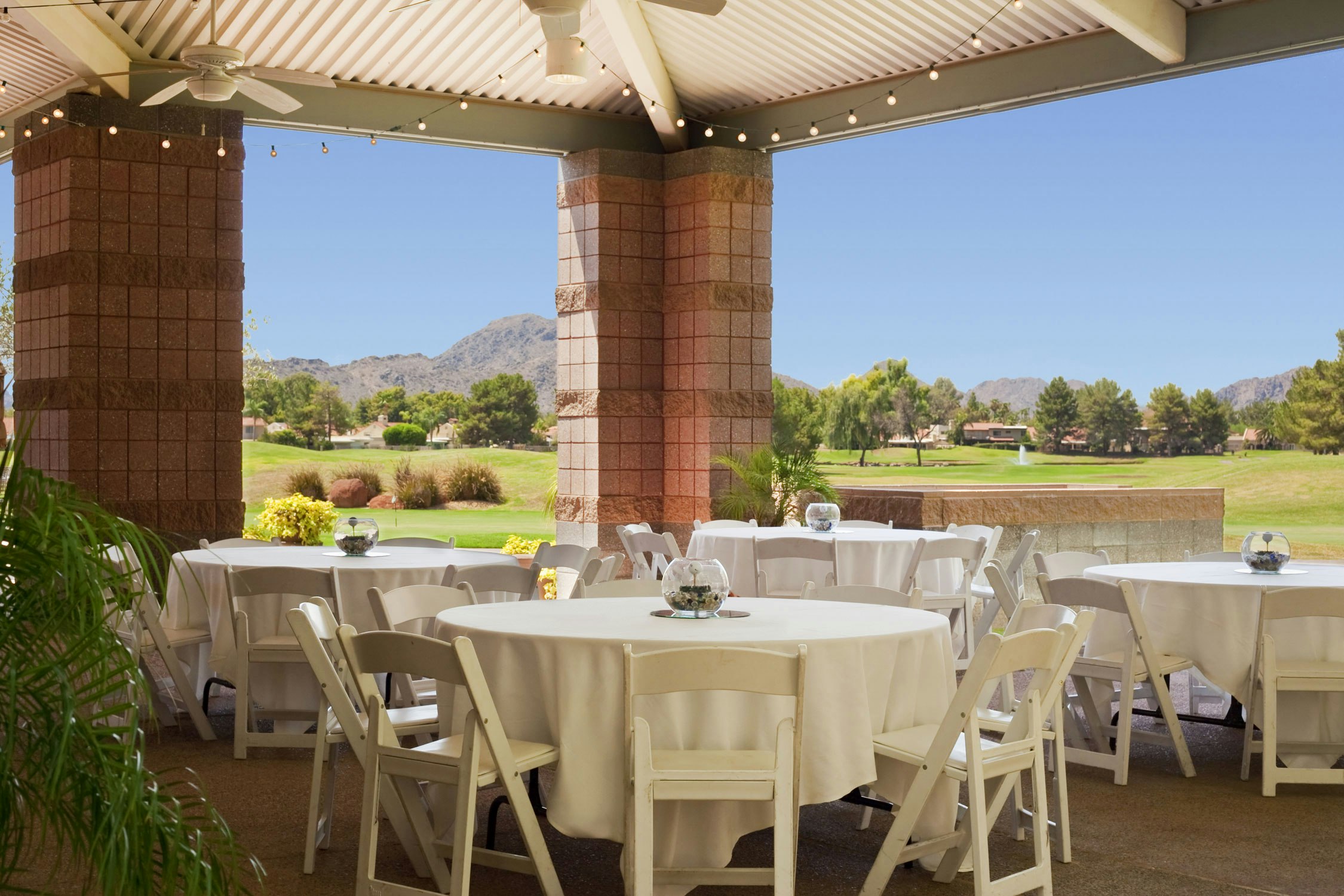 Embassy Suites by Hilton Phoenix Scottsdale 37/57