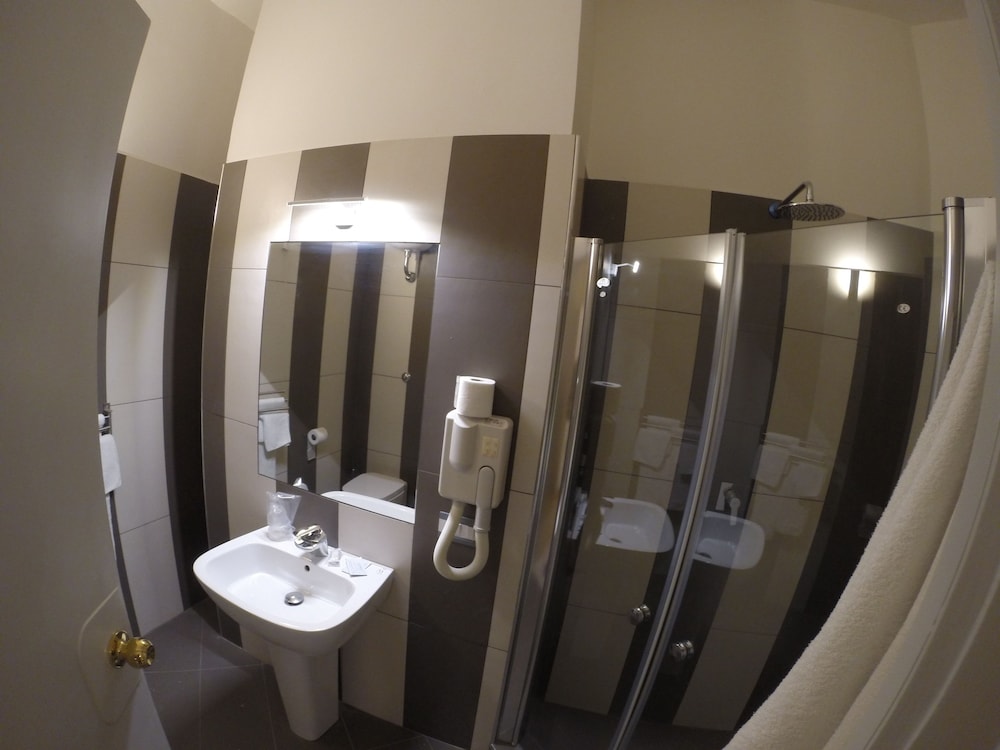 Up Hotel 50/50