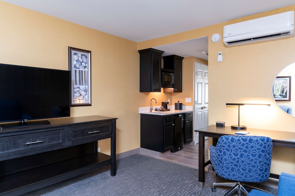 Hampton Inn Holland 25/55