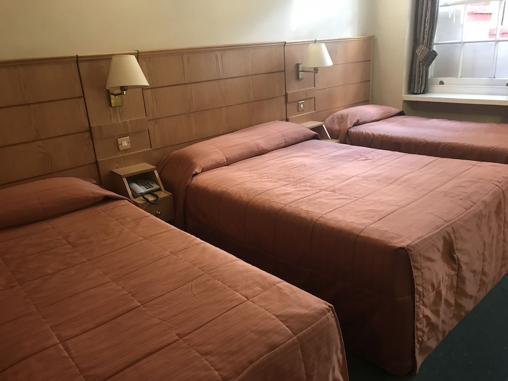 Nayland Hotel 13/66