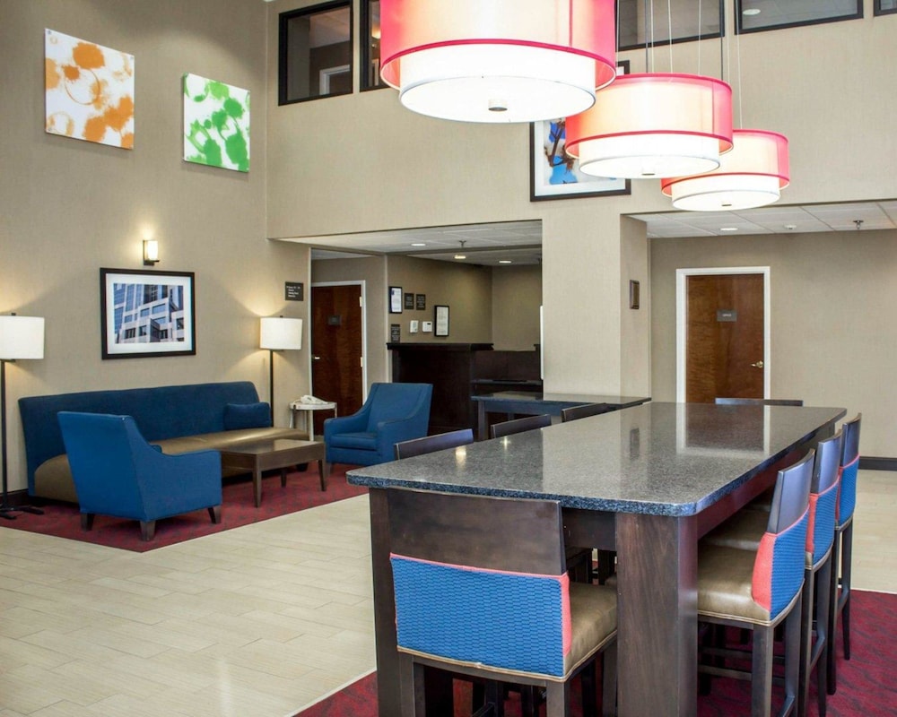 Comfort Inn & Suites Fuquay Varina 28/35