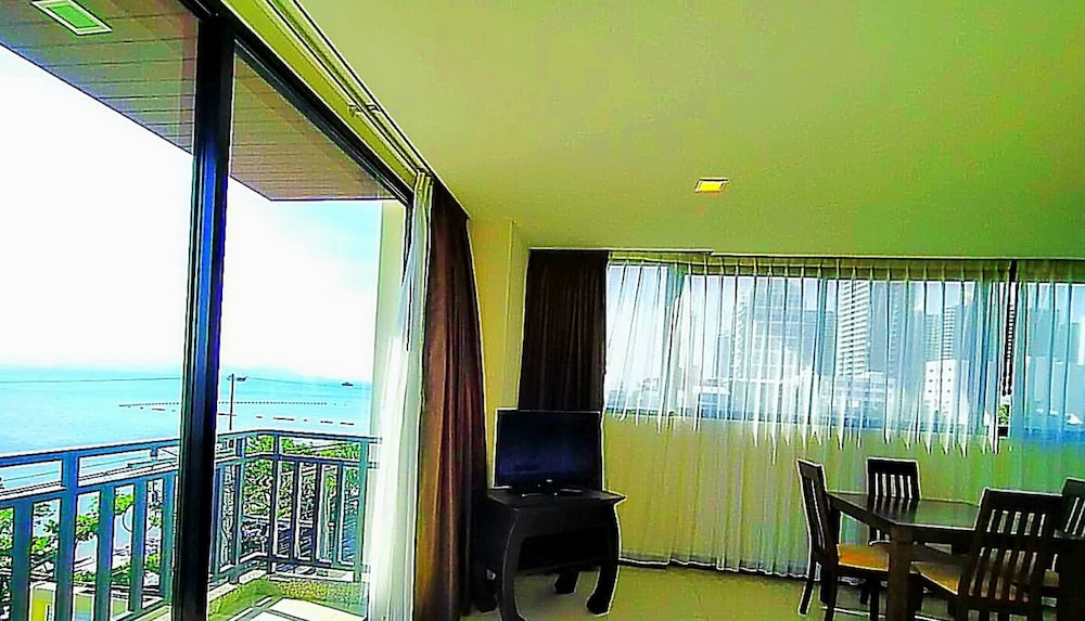 Royal Thai Pavilion Jomtien Boutique Resort 25/78