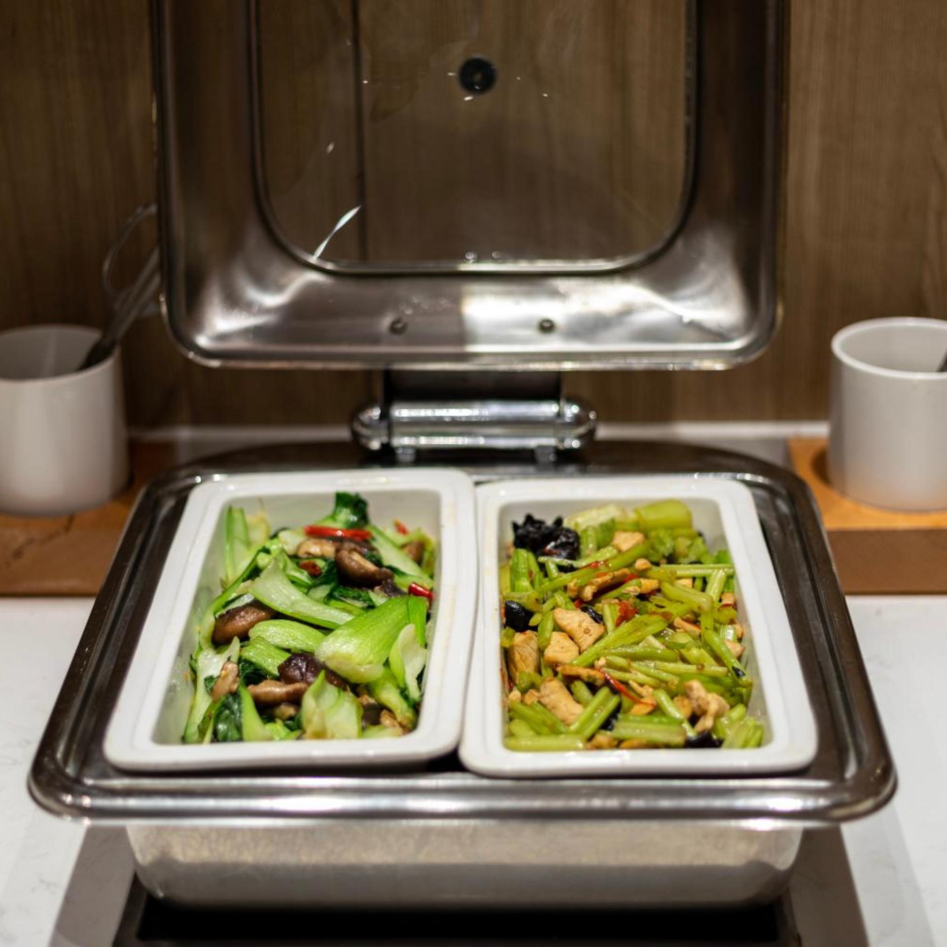 HanTing Premium Hotel (Shanghai Loushanguan Road Subway Station) 34/50