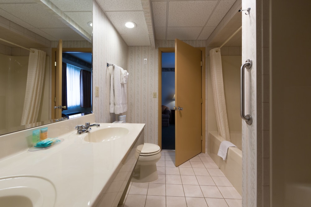 Villa Roma Resort and Conference Center 25/57