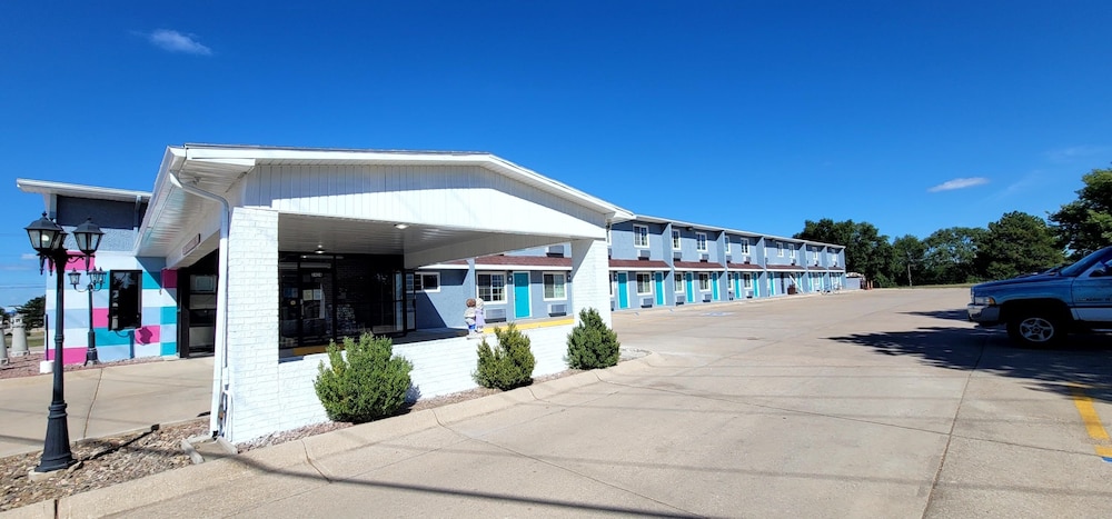 Dragonfly Inn & Suites - Hastings 50/60