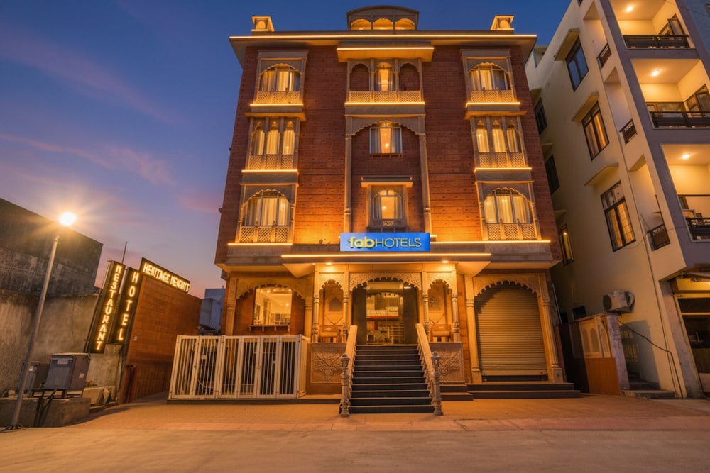 Hotel Heritage Heights 2/24