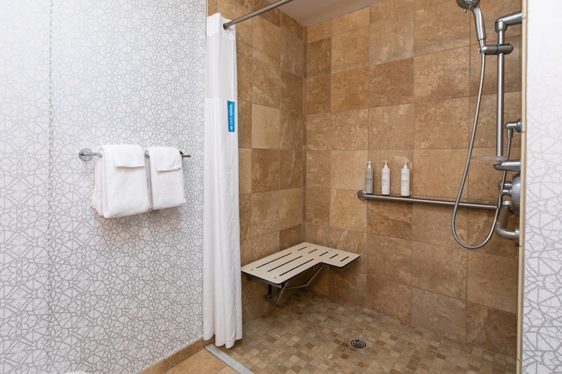 Hampton Inn Suites Wilder 36/36