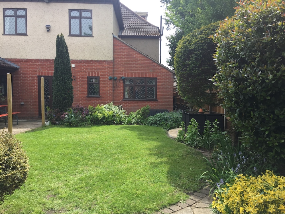 Lattice Lodge Guest House 23/34
