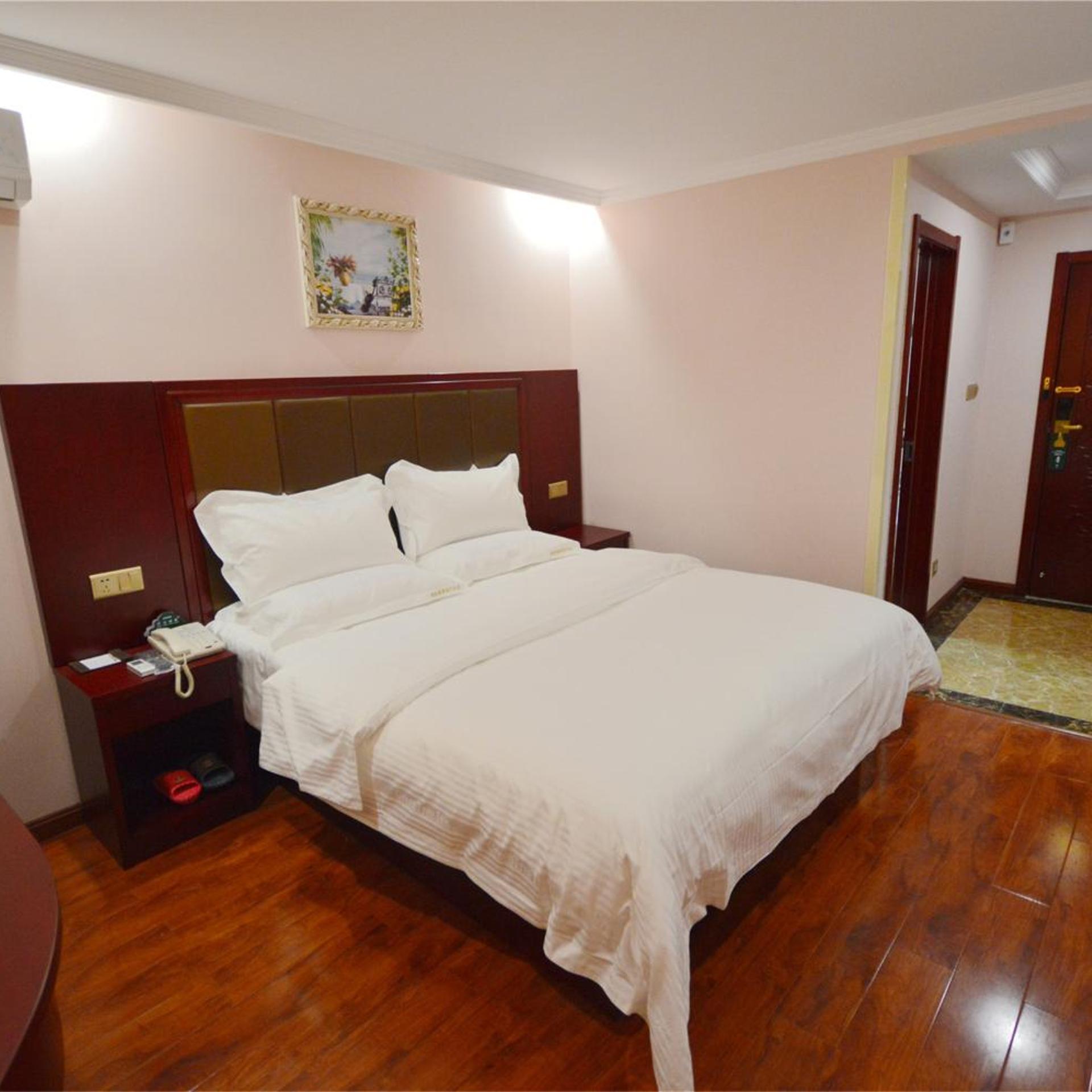 GreenTree Inn Henan Jiaozuo Mengzhou Huifeng Road Express Hotel 14/35