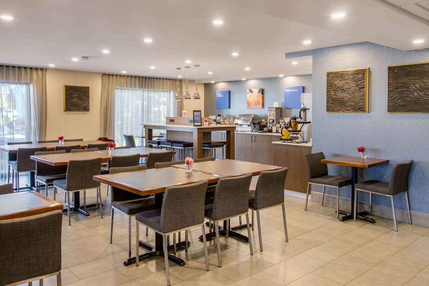 Comfort Inn Aeroport Dorval QC 12/17