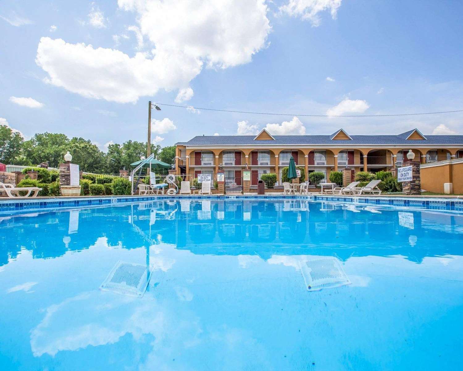 Quality Inn Greenwood Hwy 25 7/49