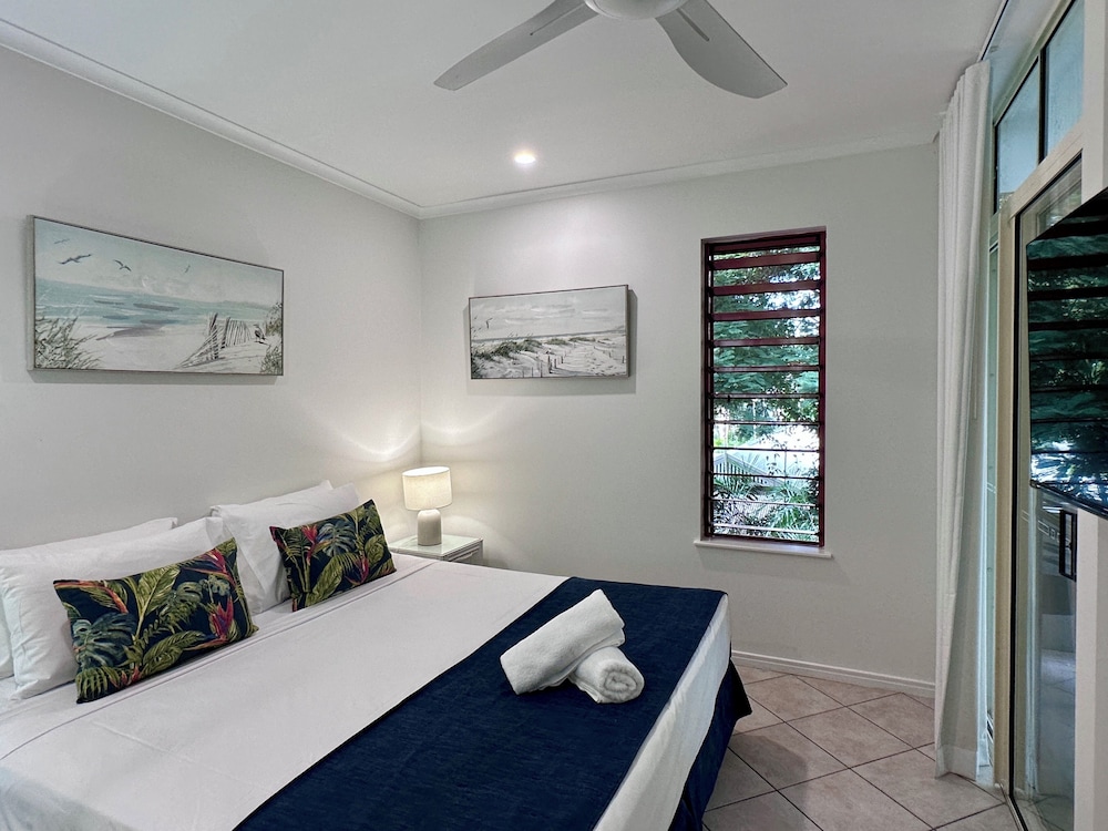 Oasis At Palm Cove 25/71