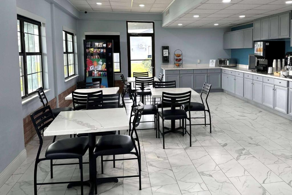 Days Inn By Wyndham Lake Charles 26/32