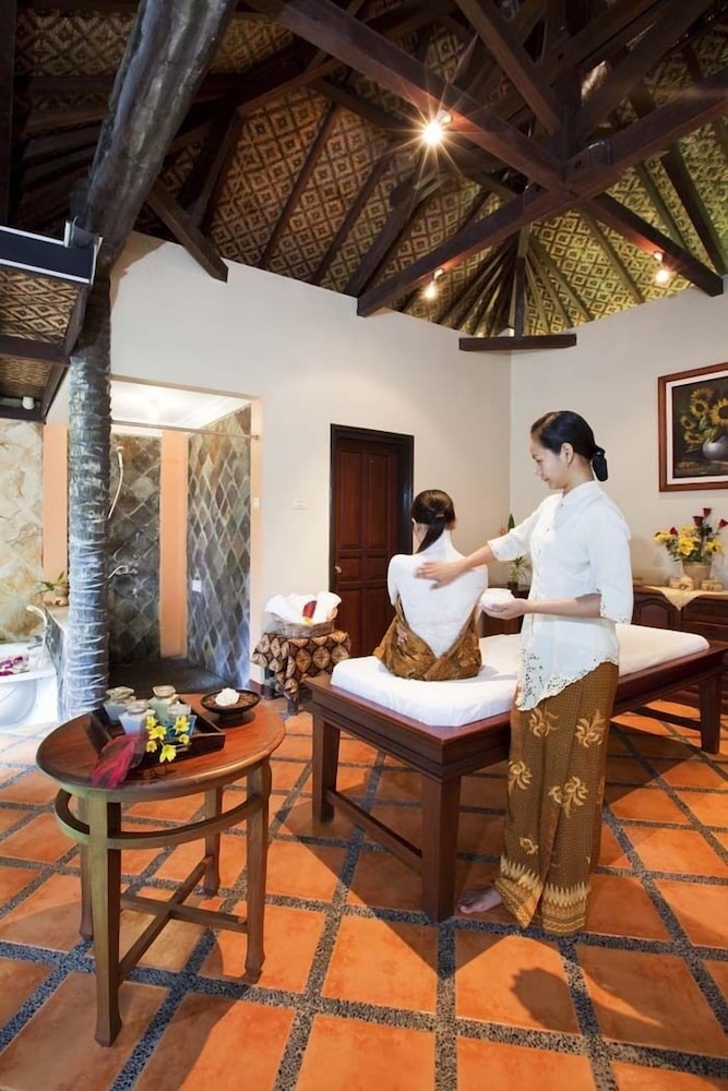 Hotel Puri Asri 32/67