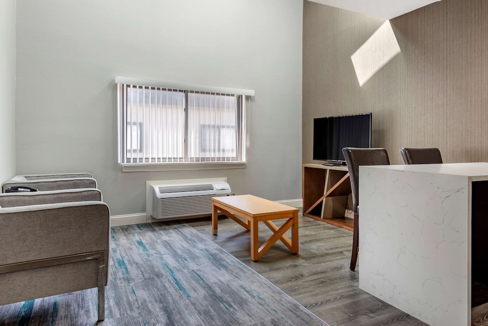 Somerset Lofts, NJ 32/52