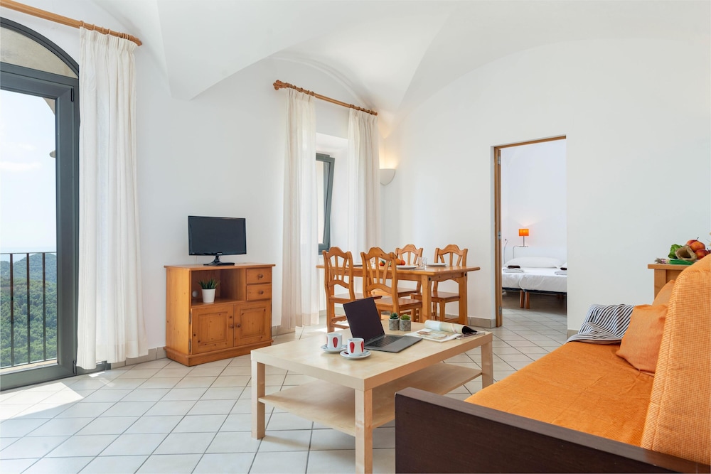 Petit Hotel Hostatgeria Sant Salvador 29/66