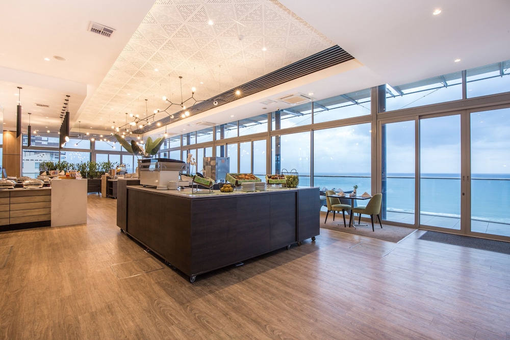 Belaire Suites 31/50