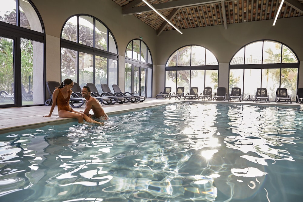 swimming pool spa