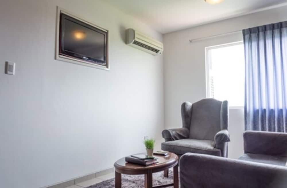 Terranova Suites 24/44