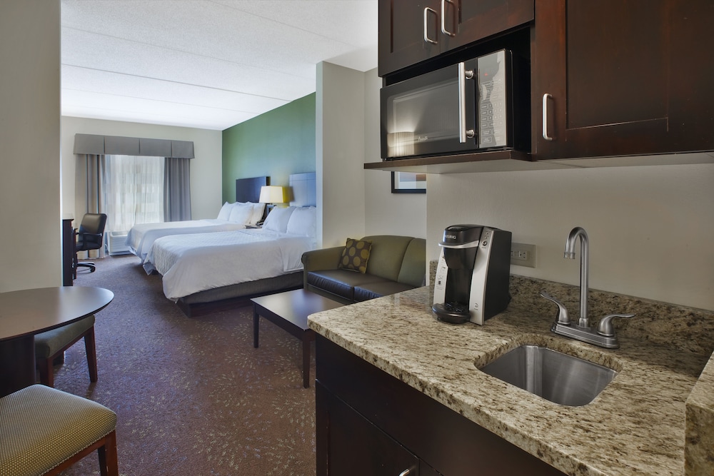 Holiday Inn Express Suites Geneva Finger Lakes 45/56