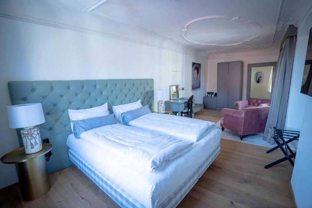 Maxim Suites by Elias Holl 7/42