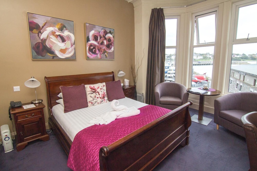 The Salty Dog Hotel & Bistro 26/71