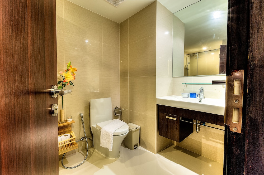 The Title Boutique Condotel 33/65