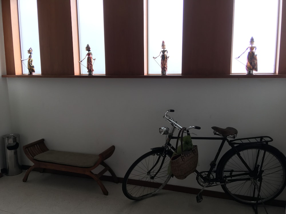 Paniisan Hotel 4/24
