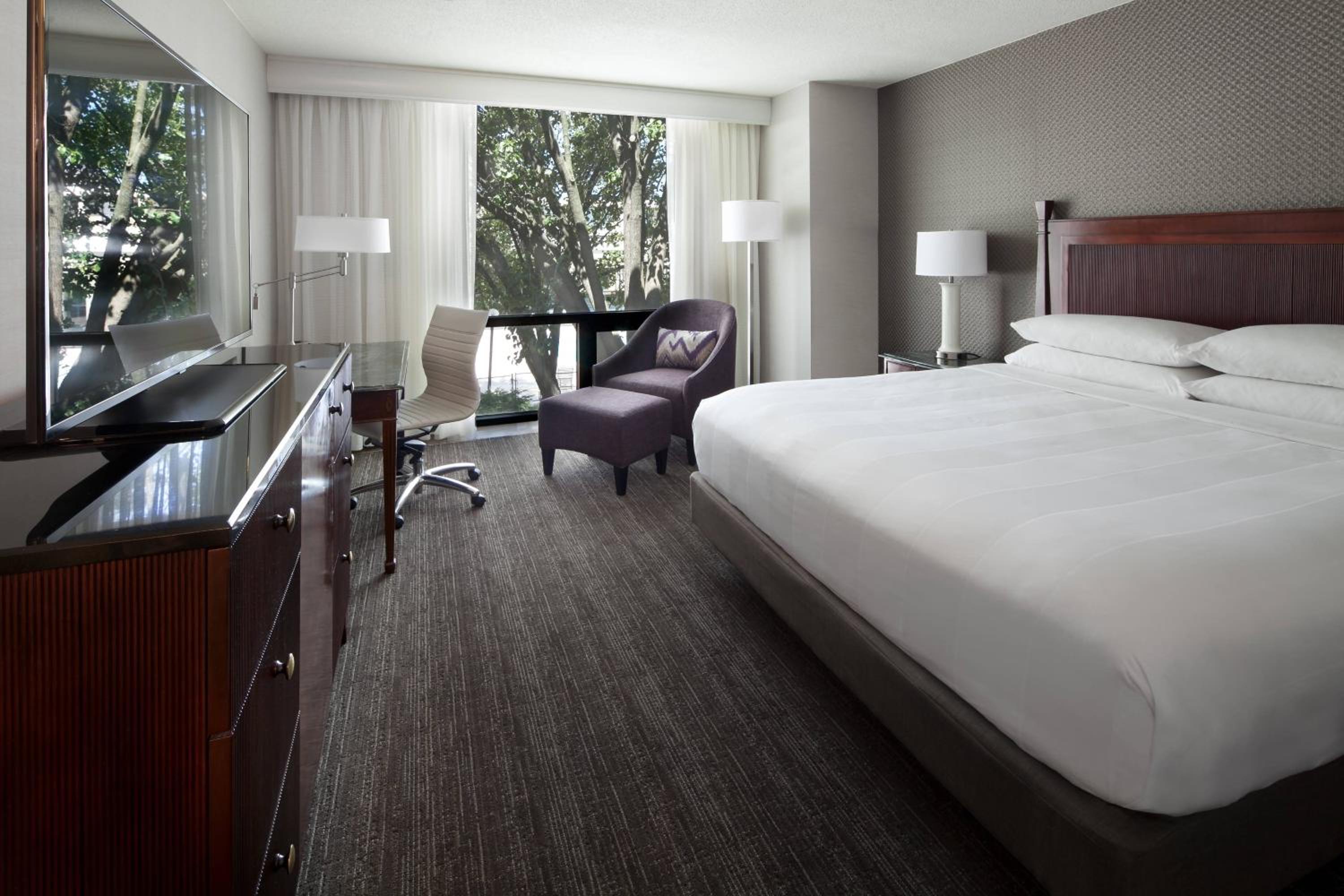 Concierge, King Bed