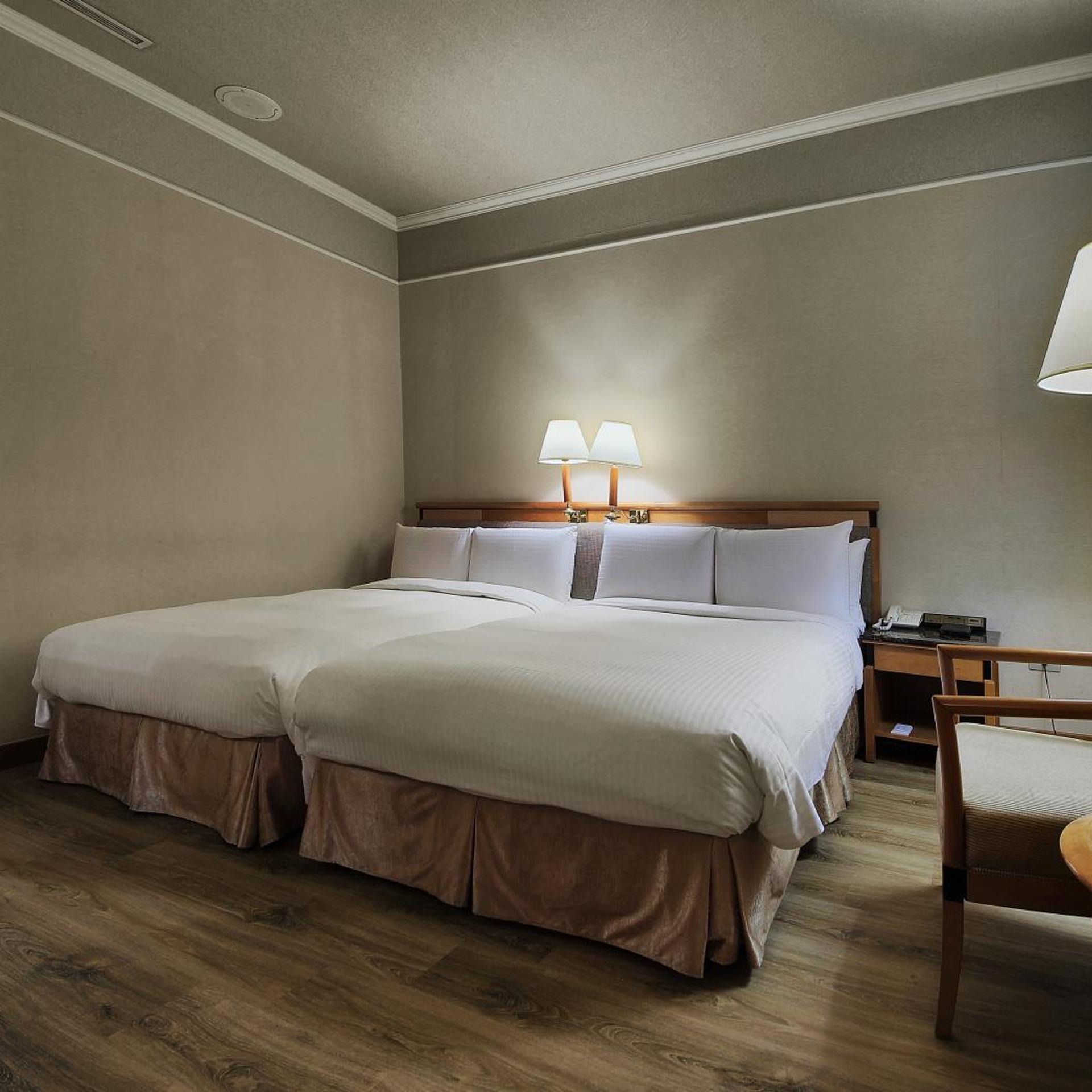 Standard, Twin Beds, No Window