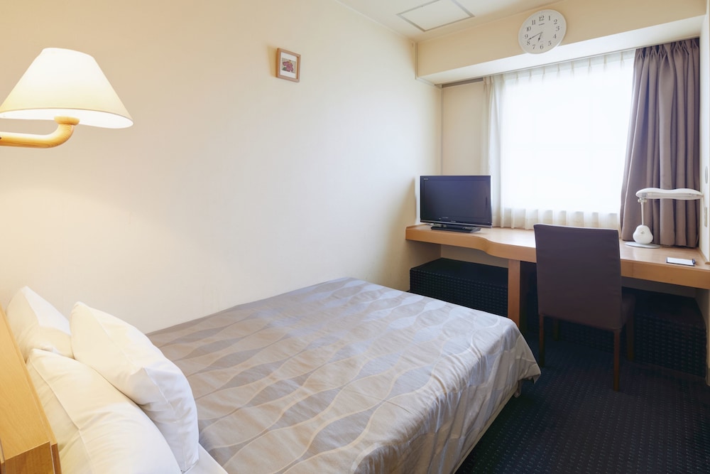 ROOM, SINGLE