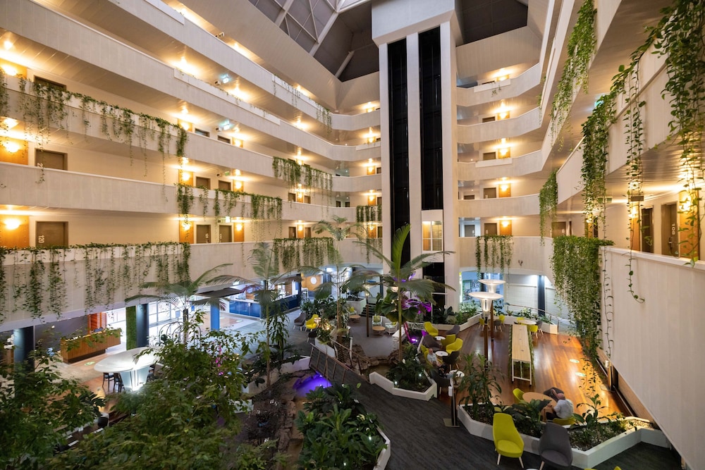 Novotel Darwin CBD 7/64
