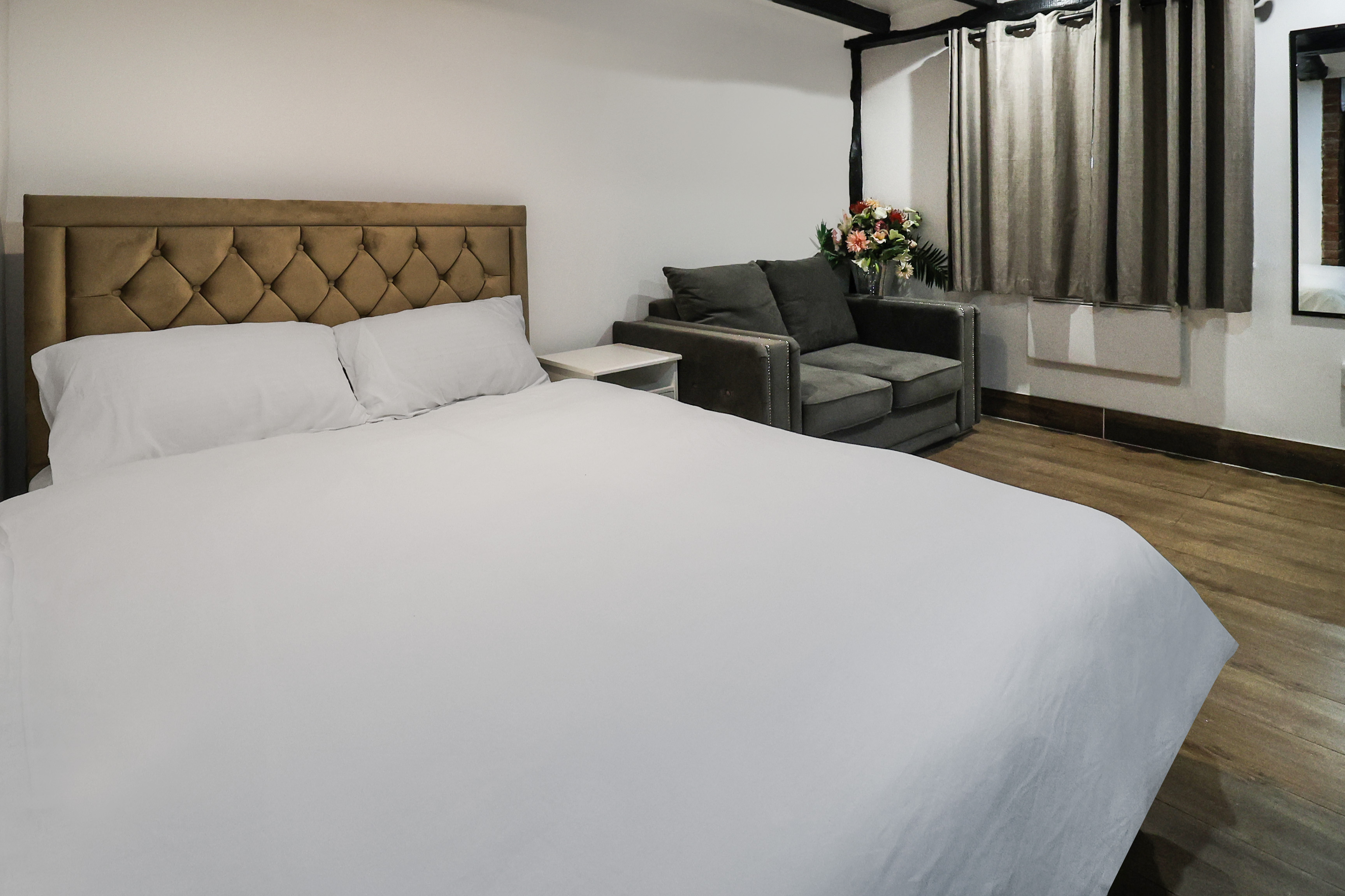 Deluxe, Double Bed