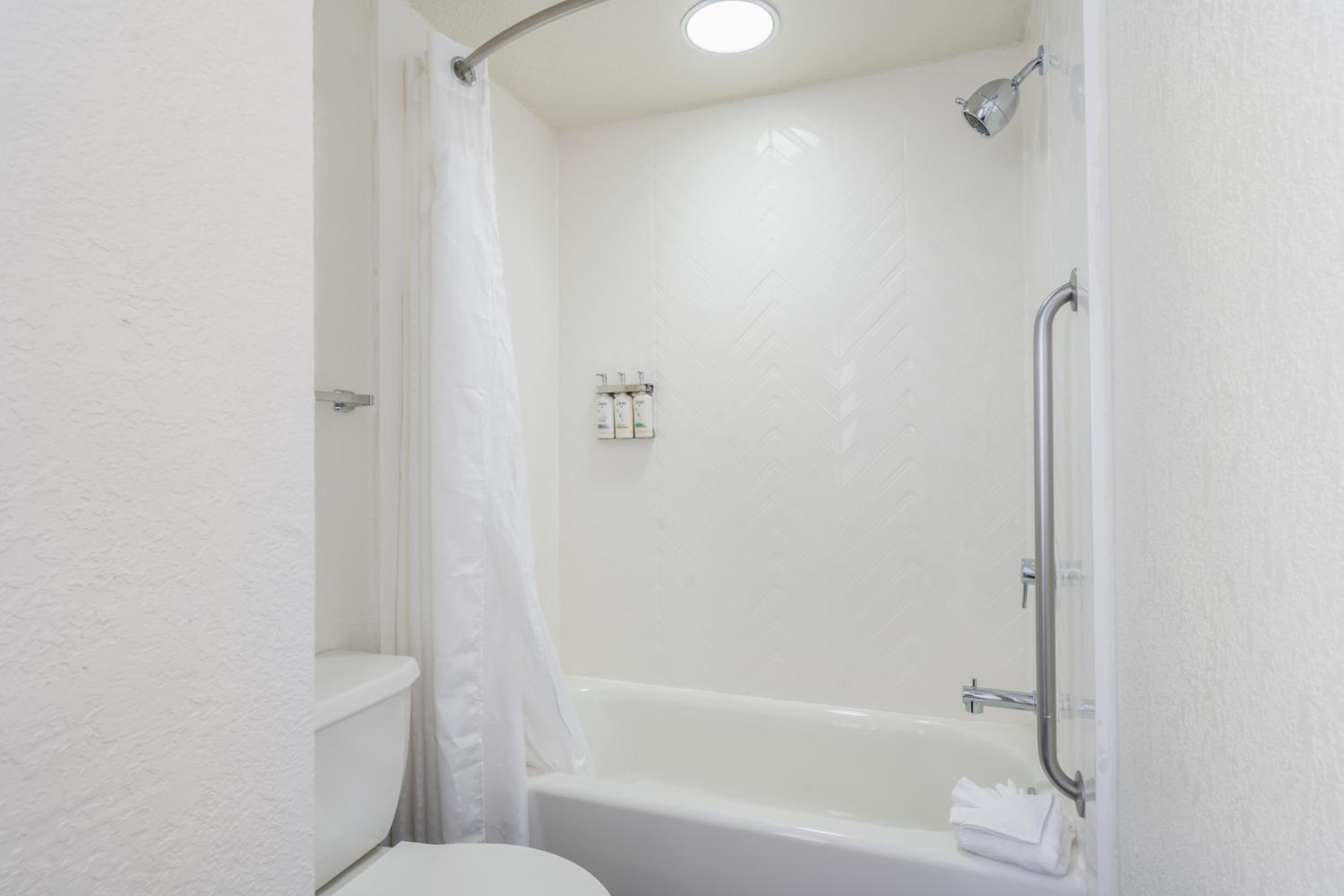 غرفة قياسية بسرير كينج، Holiday Inn Orlando Intl Drive - Conv Center 8/10