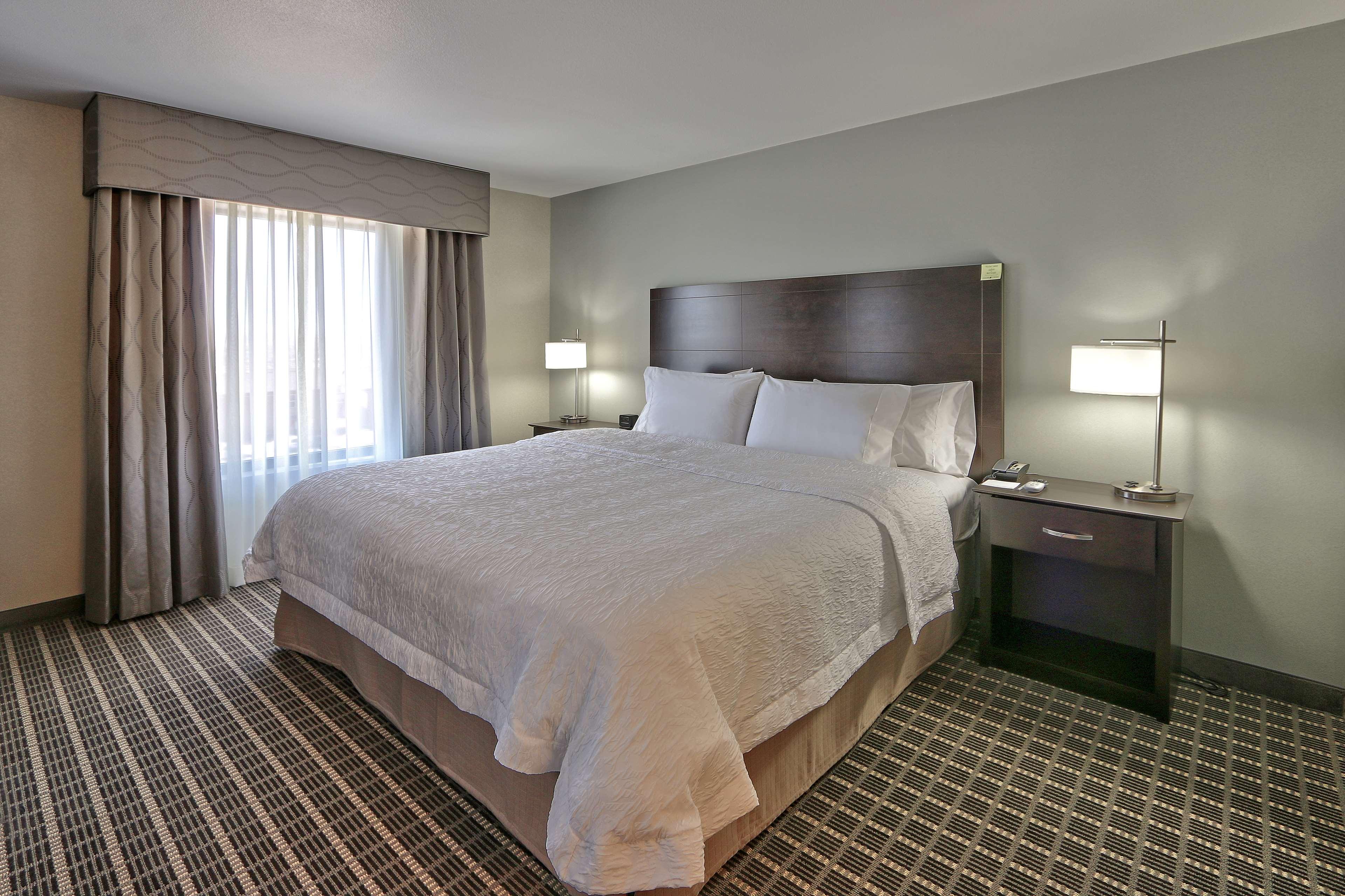 STUDIO, SUITE, KING BED
