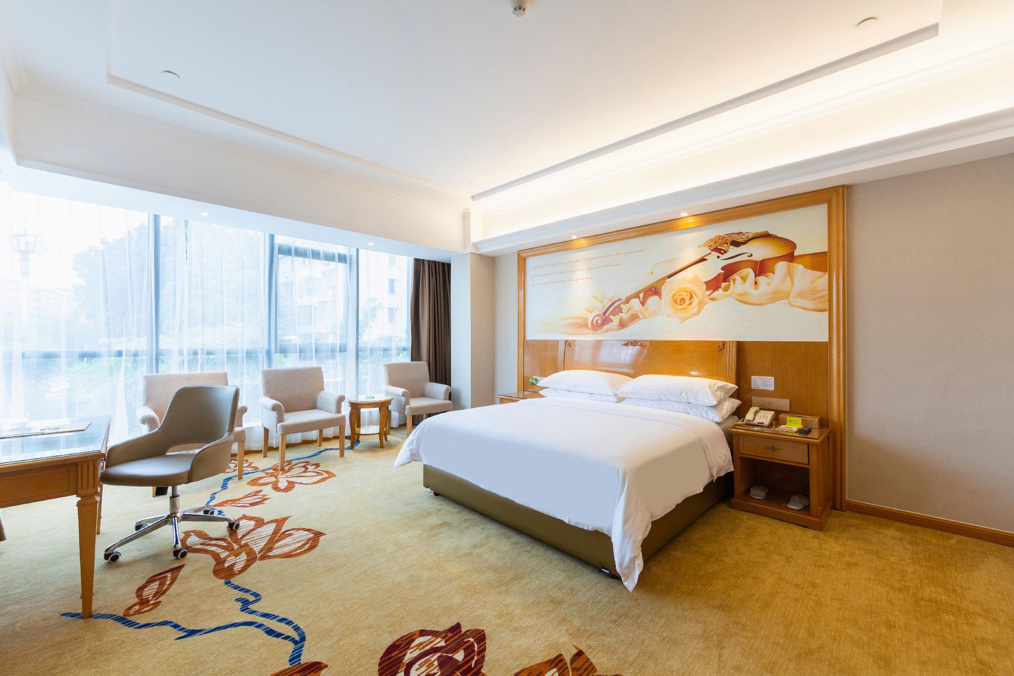Vienna Hotel (Guangzhou Huangpu Free Trade Zone Xiayuan Subway Station) 13/38
