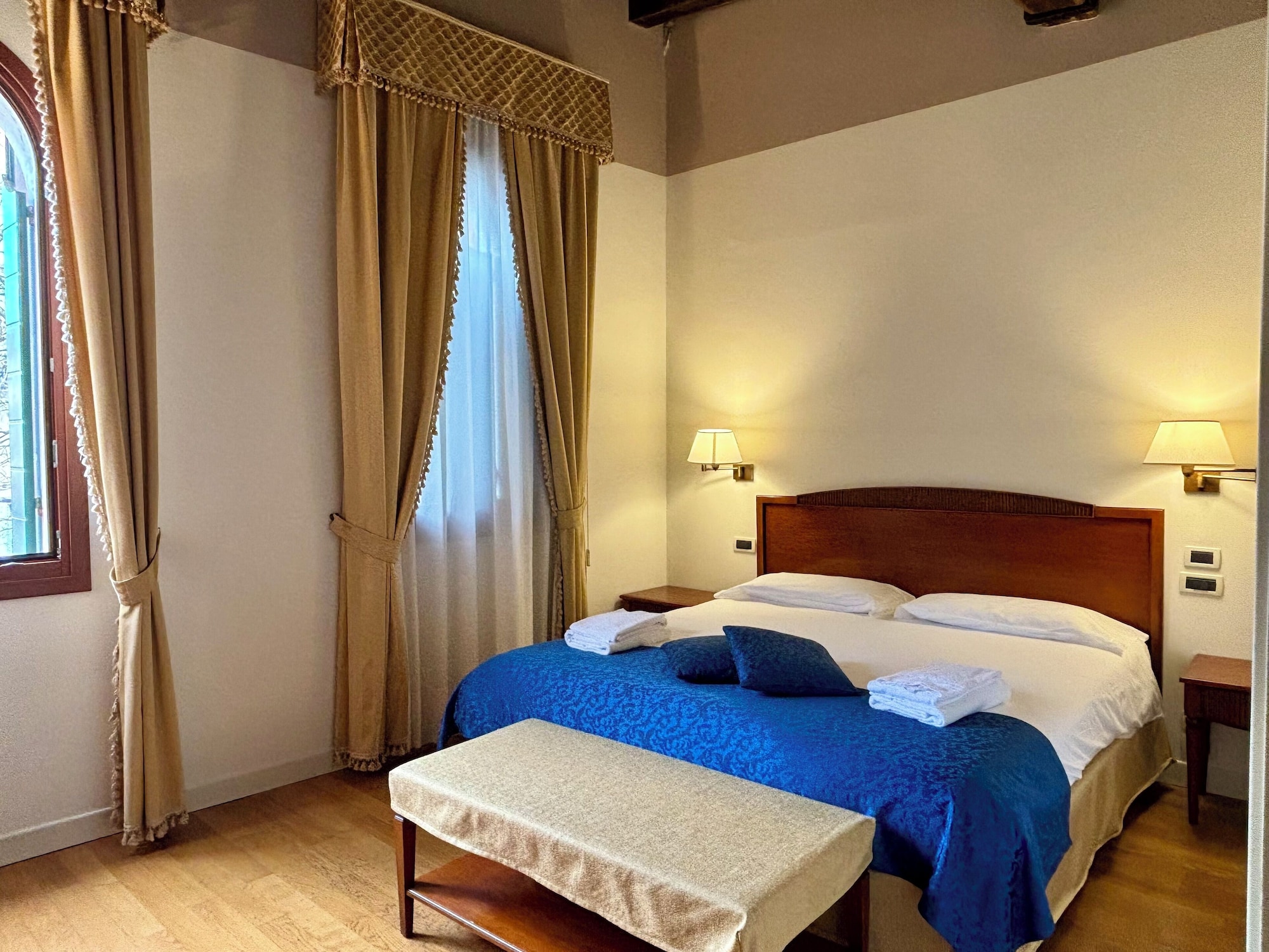 غرفة سوبيريور بسرير مزدوج، Locanda del Ghetto 3/4