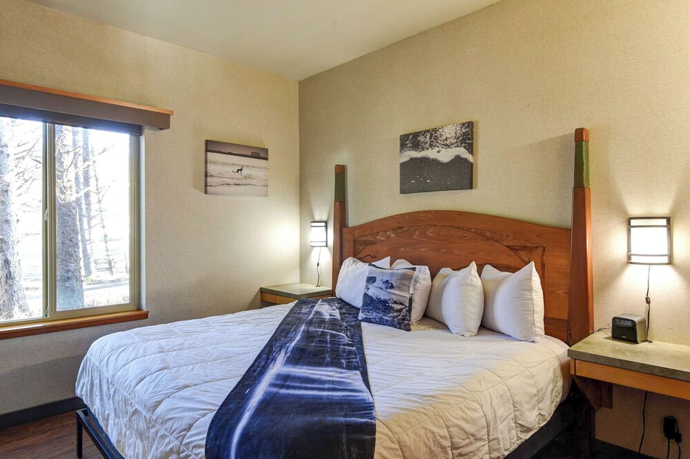 Quileute Oceanside Resort 12/50