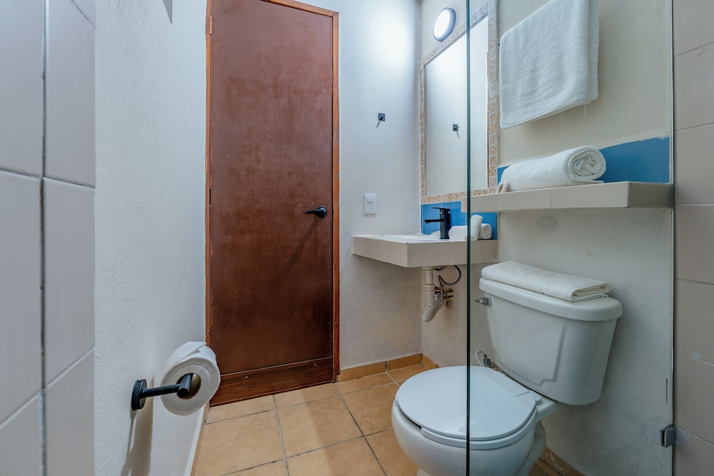 Hotel Brisas 5a AV 60/62