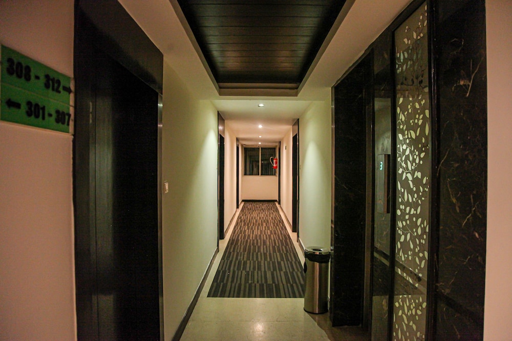 J HOTEL 22/40