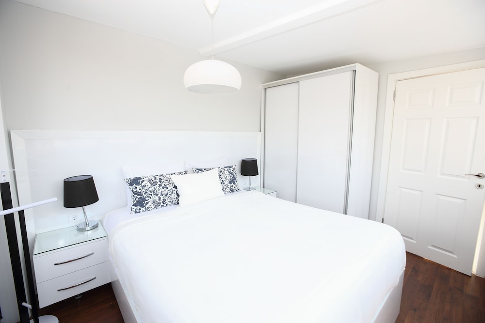 PATIKA SUITES 8/50