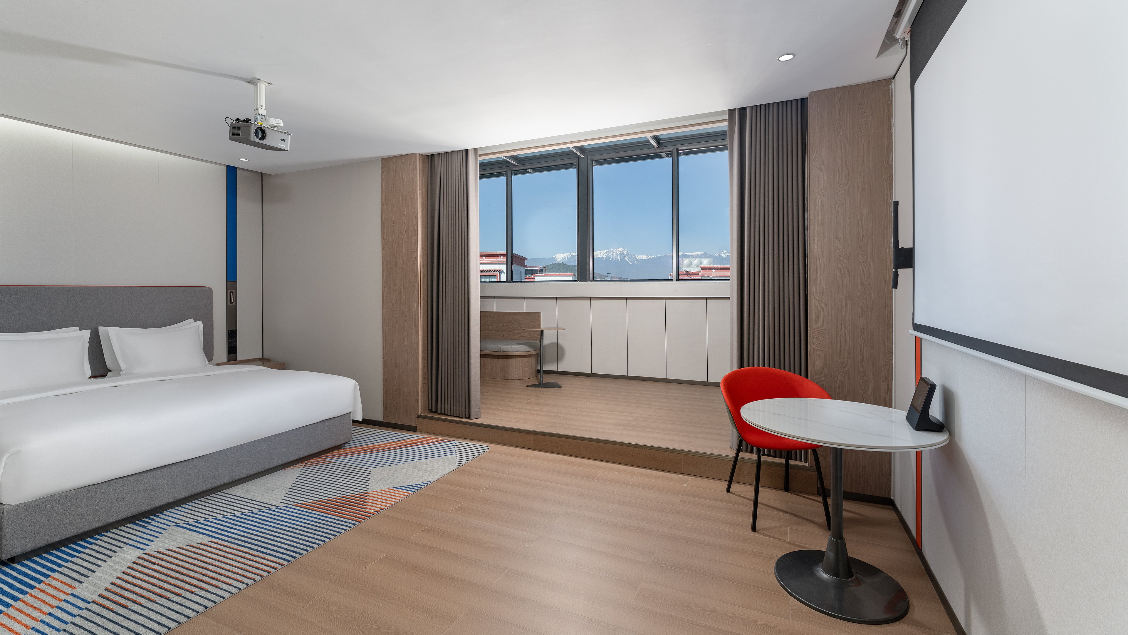 Standard, King Bed, Mountain View, Balcony