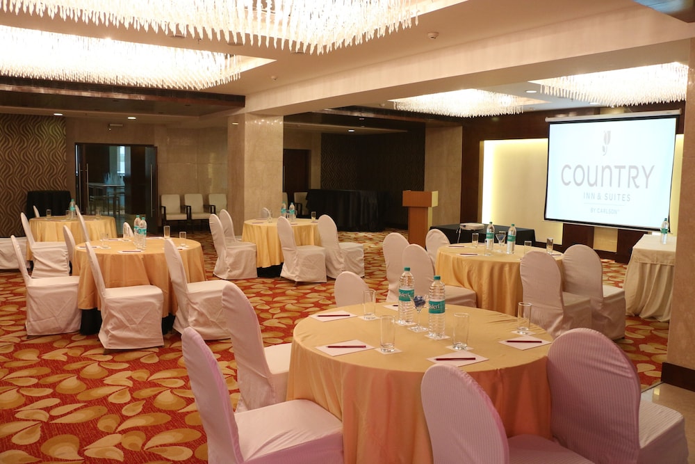Country Inn And Suites By Radisson Bhiwadi 40/50