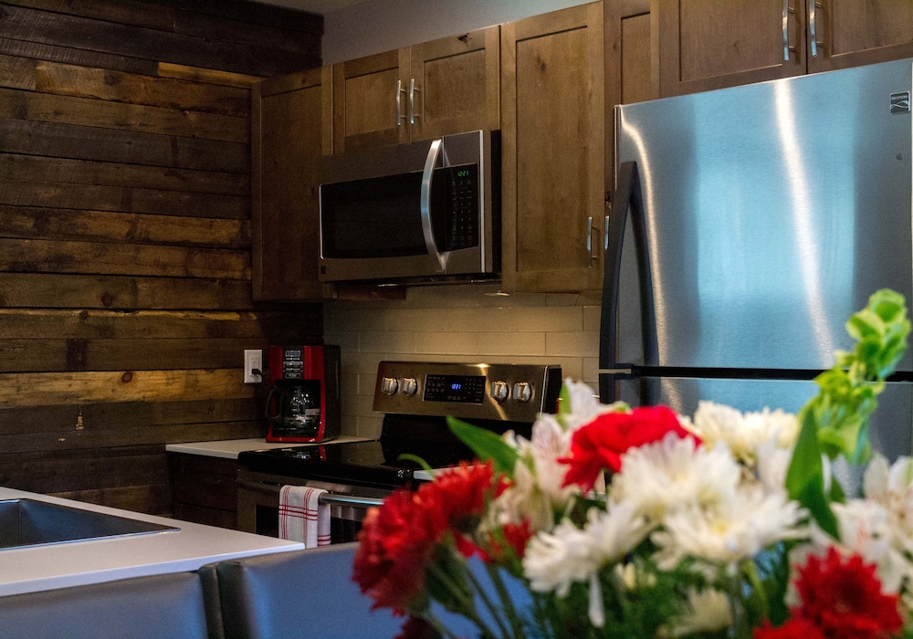 Lake Placid Inn: Residences 12/73
