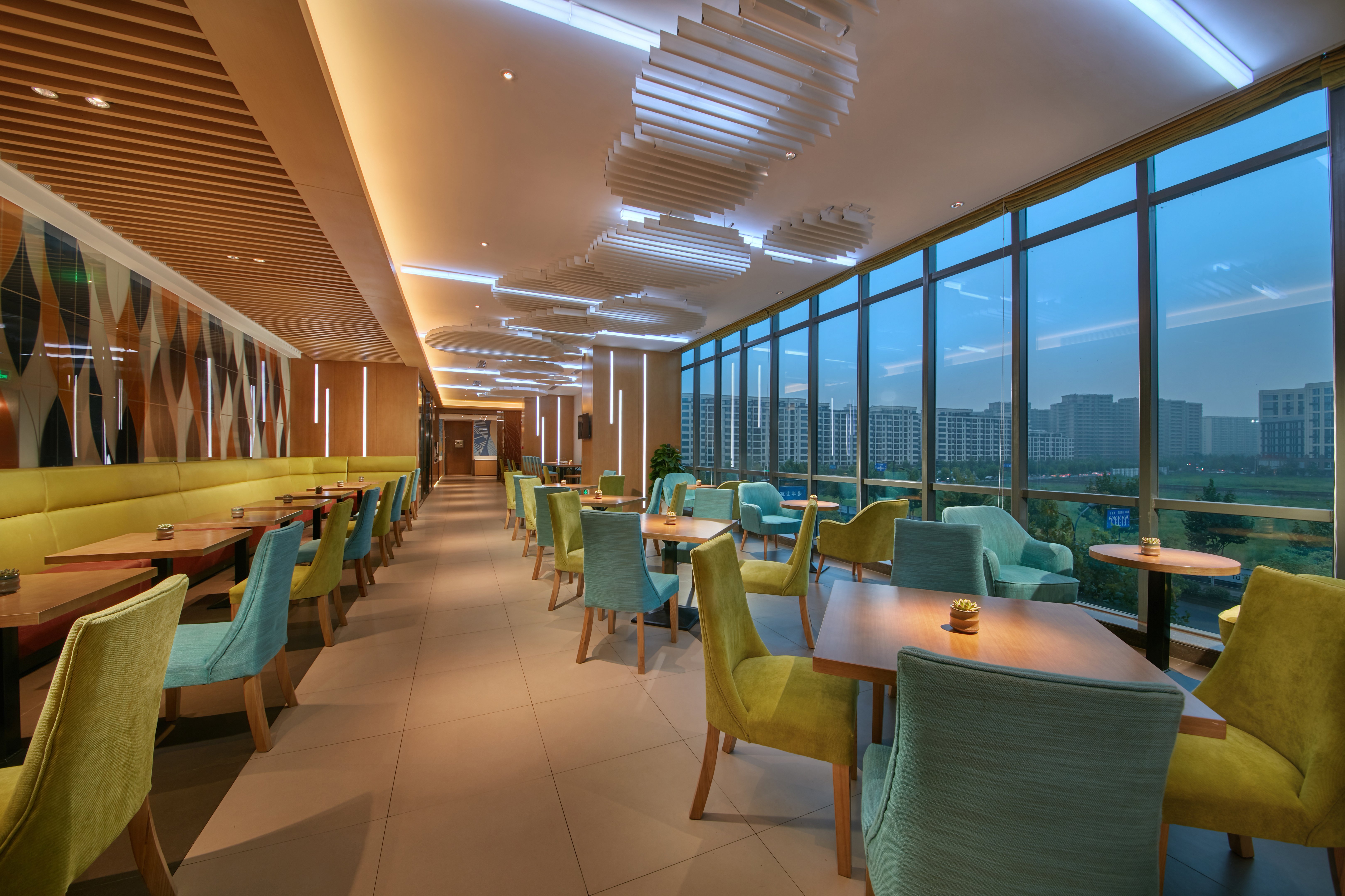 HOLIDAY INN EXPRESS HANGZHOU EAST STATION 30/45