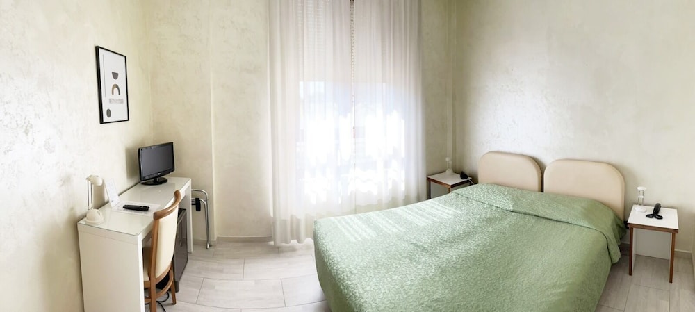 Hotel Molise 2 15/64