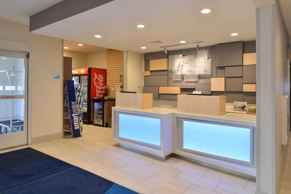 Holiday Inn Express Hotel Suites Stevens Point 18/57